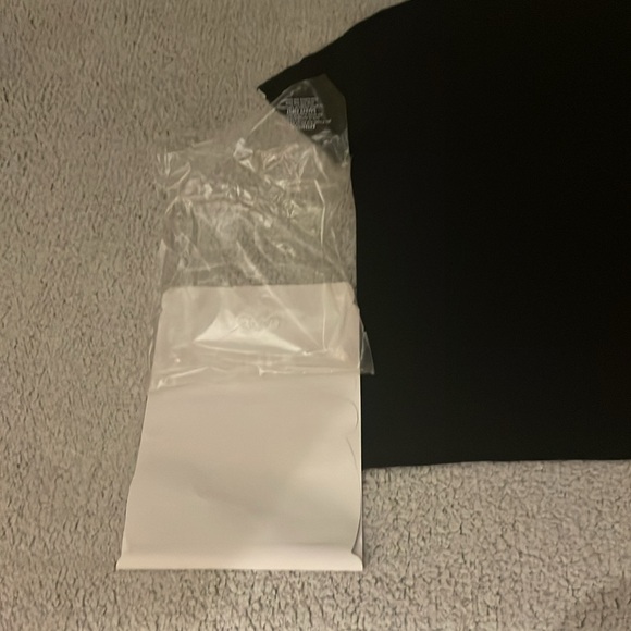 Lacoste *NWT* ColorBlock Black Tshirt in Black - Picture 9 of 9